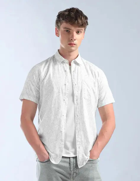 FLYING MACHINE Men Slim Fit Self Design Spread Collar Casual Shirt FMSHT4509