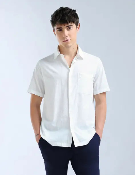 FLYING MACHINE Men Regular Fit Solid Spread Collar Casual Shirt FMSHT4513