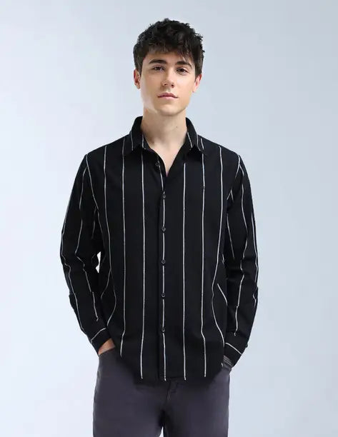 FLYING MACHINE Men Regular Fit Striped Spread Collar Casual Shirt FMSHT4571