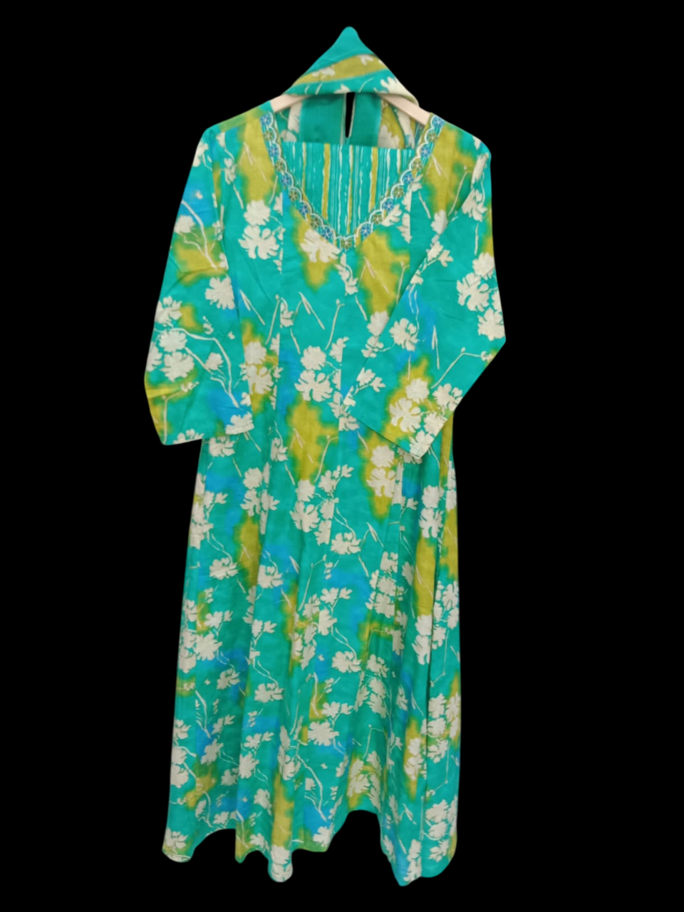 Green and White ,Embroidered Kurta with Trousers & Dupatta # KS-S25-SK-1365