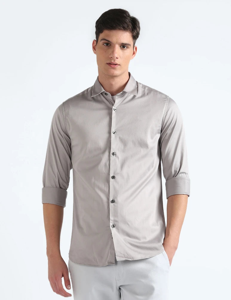 FLYING MACHINE Men Slim Fit Solid Spread Collar Casual Shirt FMSHTCR0009