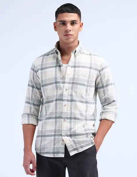 FLYING MACHINE  Men Slim Fit Checkered Casual Shirt FMSHT3588