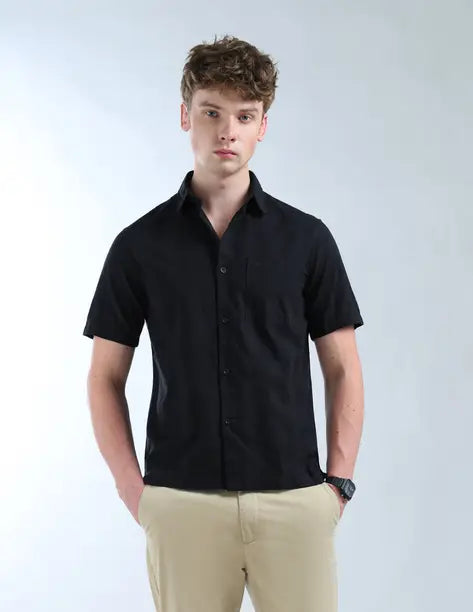 FLYING MACHINE  Men Regular Fit Solid Spread Collar Casual Shirt FMSHT4524