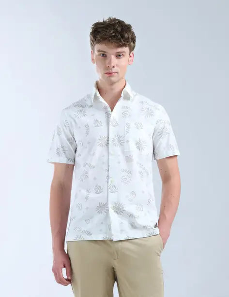 FLYING MACHINE  Men Regular Fit Printed Spread Collar Casual Shirt FMSHT4531