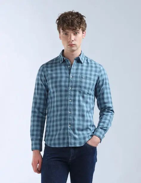 FLYING MACHINE  Men Slim Fit Checkered Spread Collar Casual Shirt FMSHT4569