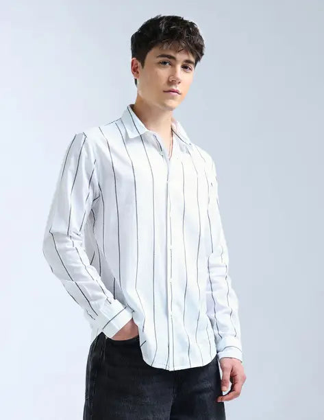 FLYING MACHINE  Men Regular Fit Striped Spread Collar Casual Shirt FMSHT4570