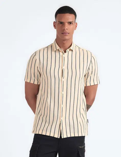 FLYING MACHINE  Men Slim Fit Striped Spread Collar Casual Shirt FMSHT2780